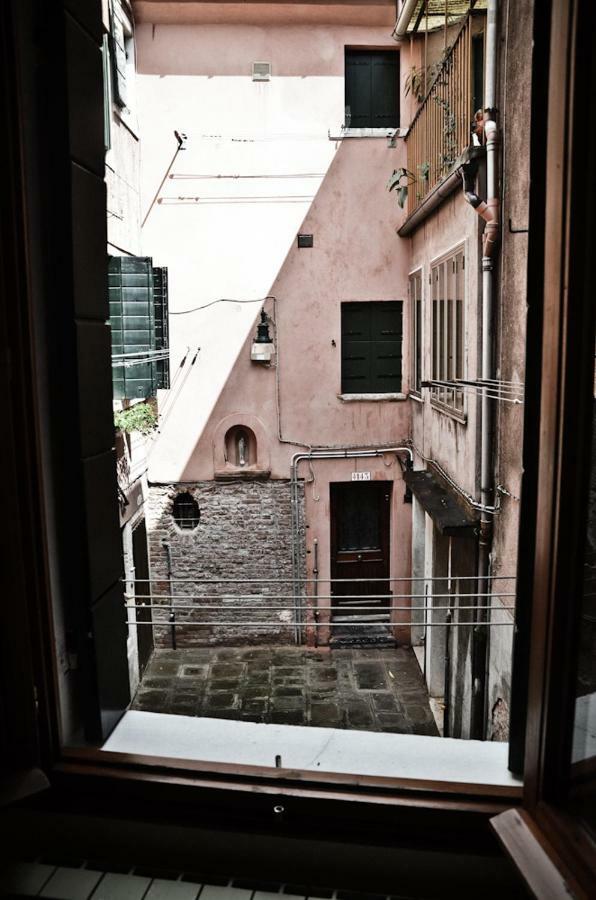 Appartamento Grazioso E Centrale Venesia Bagian luar foto